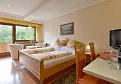 2_gaestehausbendlerkirchdorfdorfplatz18elisabethbendlerzimmer1schlafzimmer.jpg