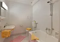 gaestehausbendlerkirchdorfdorfplatz18elisabethbendlerappartementbadezimmer.jpg